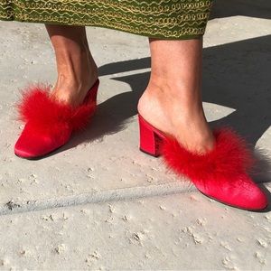 Oomphies Vintage Satin Feather Red Heels Sz 7 1/2 Narrow